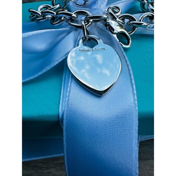 Tiffany & Co Heart Tag Bracelet in Silver, 7.5" - Picture 4 of 6